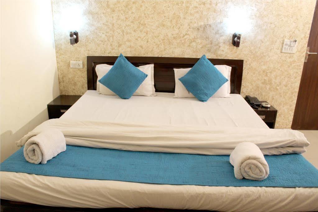 فندق Amanda Crown Jaipur Kukas المظهر الخارجي الصورة