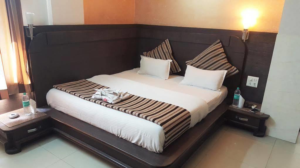 فندق Amanda Crown Jaipur Kukas المظهر الخارجي الصورة